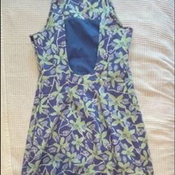 Lilly Pulitzer vintage halter dress. Lavender with green lily print. Size 2. - Picture 2 of 3